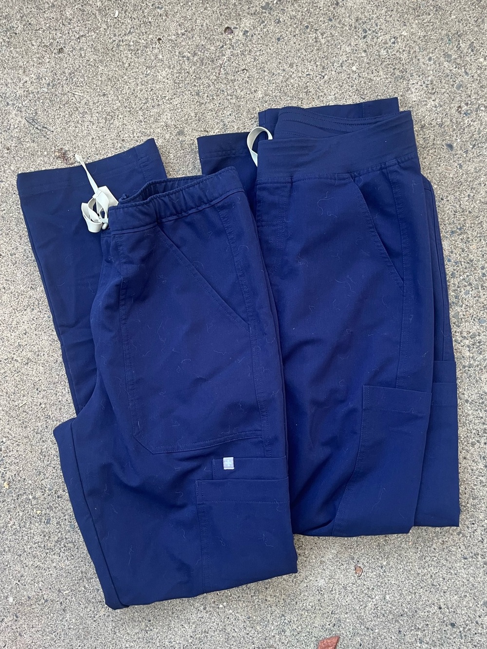 Lot 2 Figs Navy Drawstring Cargo Scrub Pants size small